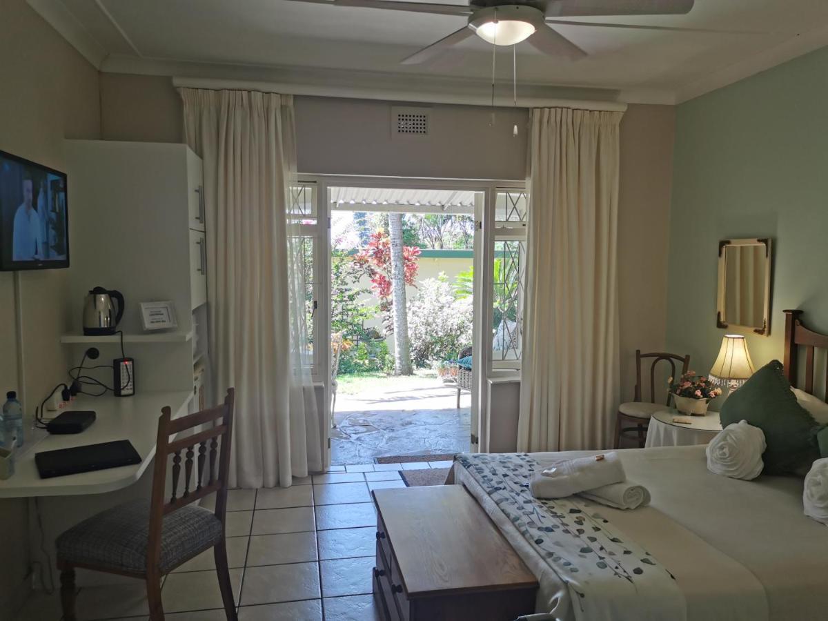 Eight Palms Hotel Port Edward Bagian luar foto