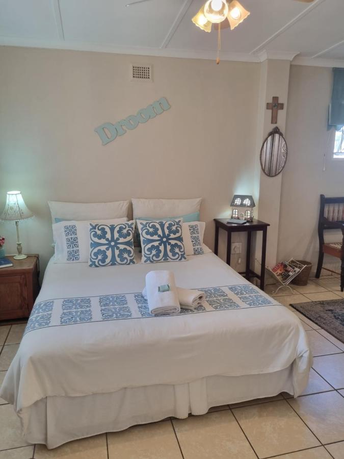 Eight Palms Hotel Port Edward Bagian luar foto